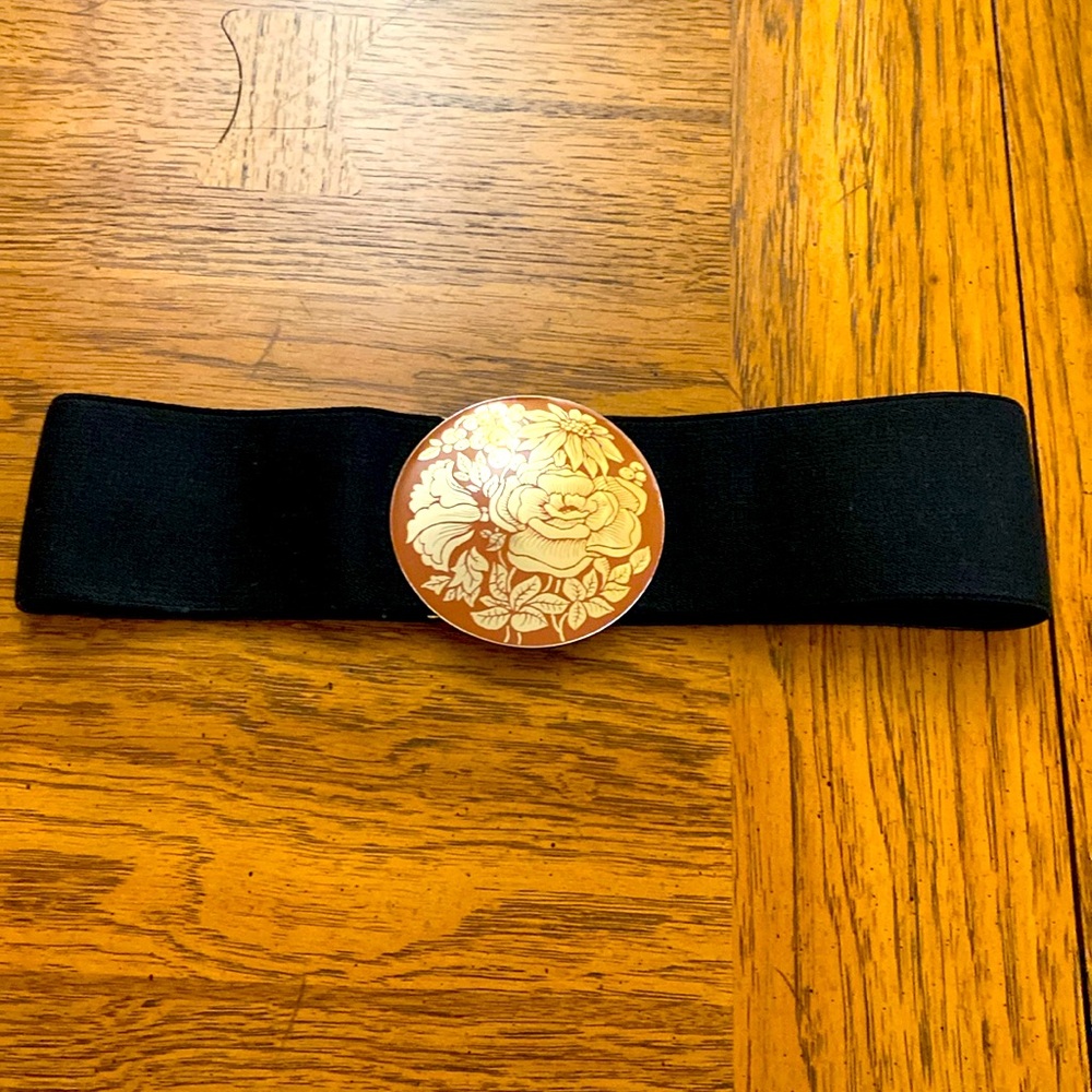Vintage French 70’s elastic belt with floral buckle, size Small